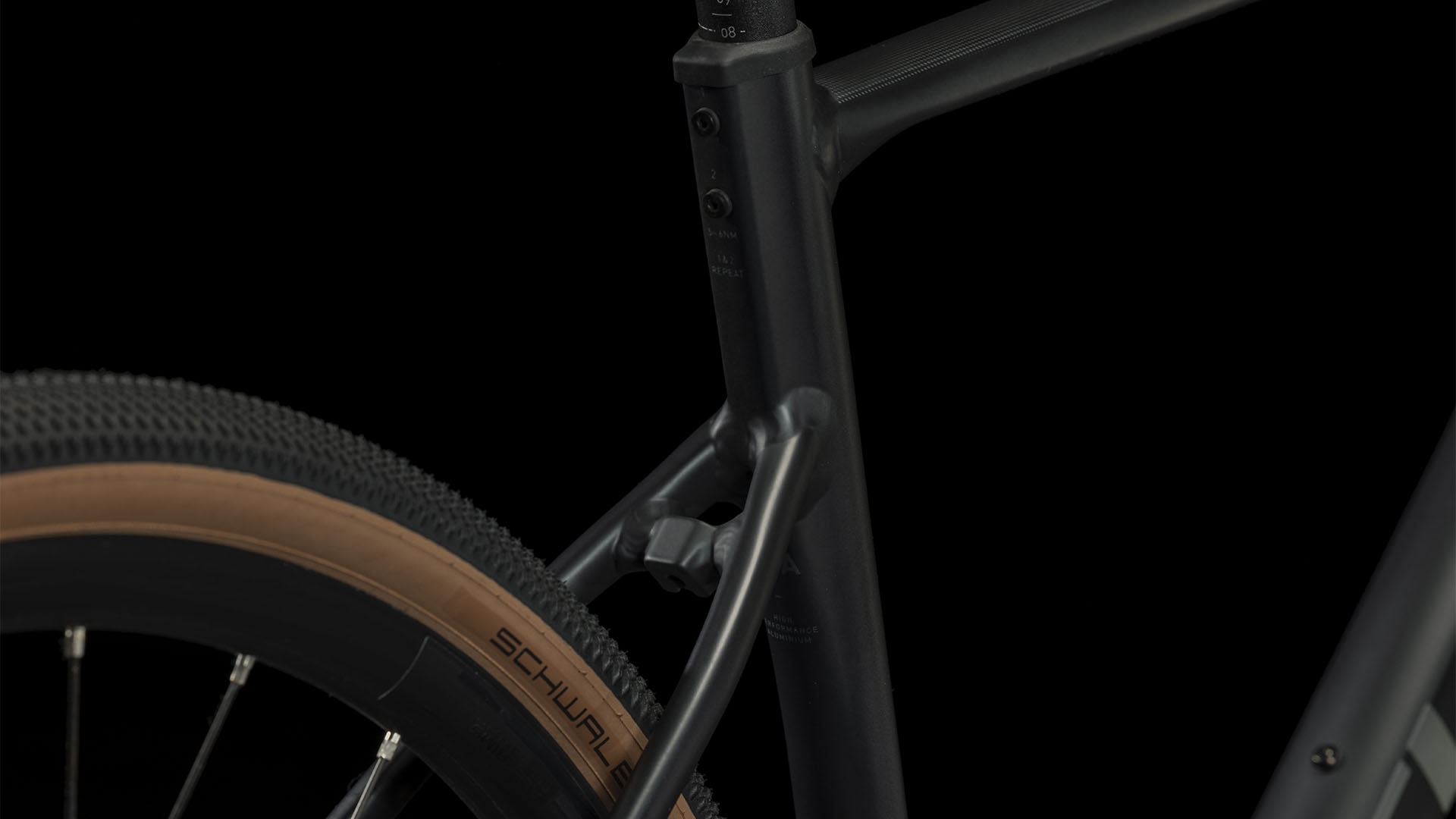 Rower CUBE Nuroad PRO 58cm L metalblack/grey