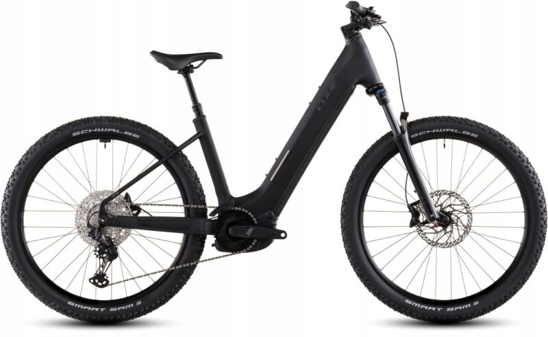 Rower elektryczny z niską ramą SUV CUBE Reaction Hybrid Pro 800 L blackline 2026